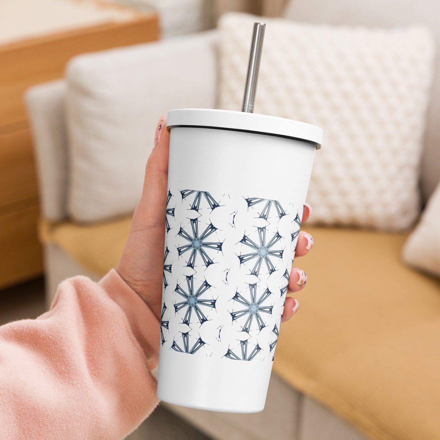 Zero Corners | Insulated tumbler with a straw